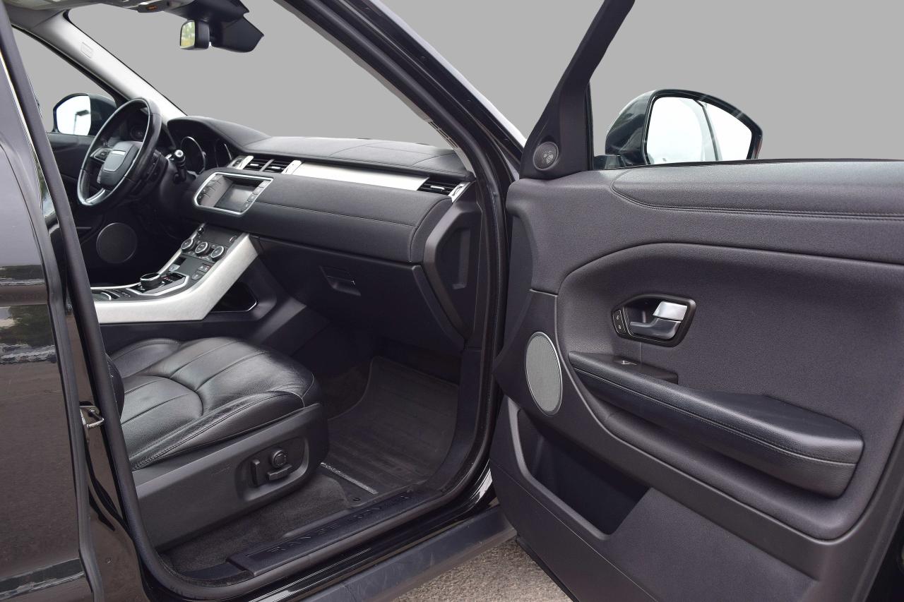 2017 Land Rover Range Rover Evoque SE AWD Panoramic Sunroof Photo