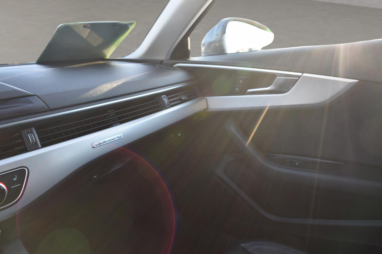 2017 Audi A4 Progressiv AWD Navigation Photo