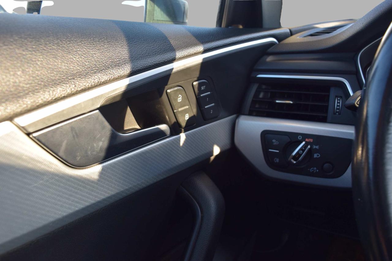 2017 Audi A4 Progressiv AWD Navigation Photo