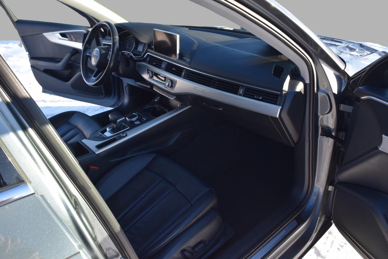 2017 Audi A4 Progressiv AWD Navigation Photo