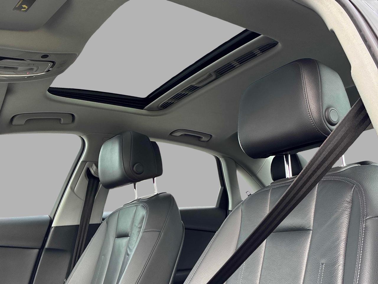 2017 Audi A4 Progressiv AWD Navigation Photo