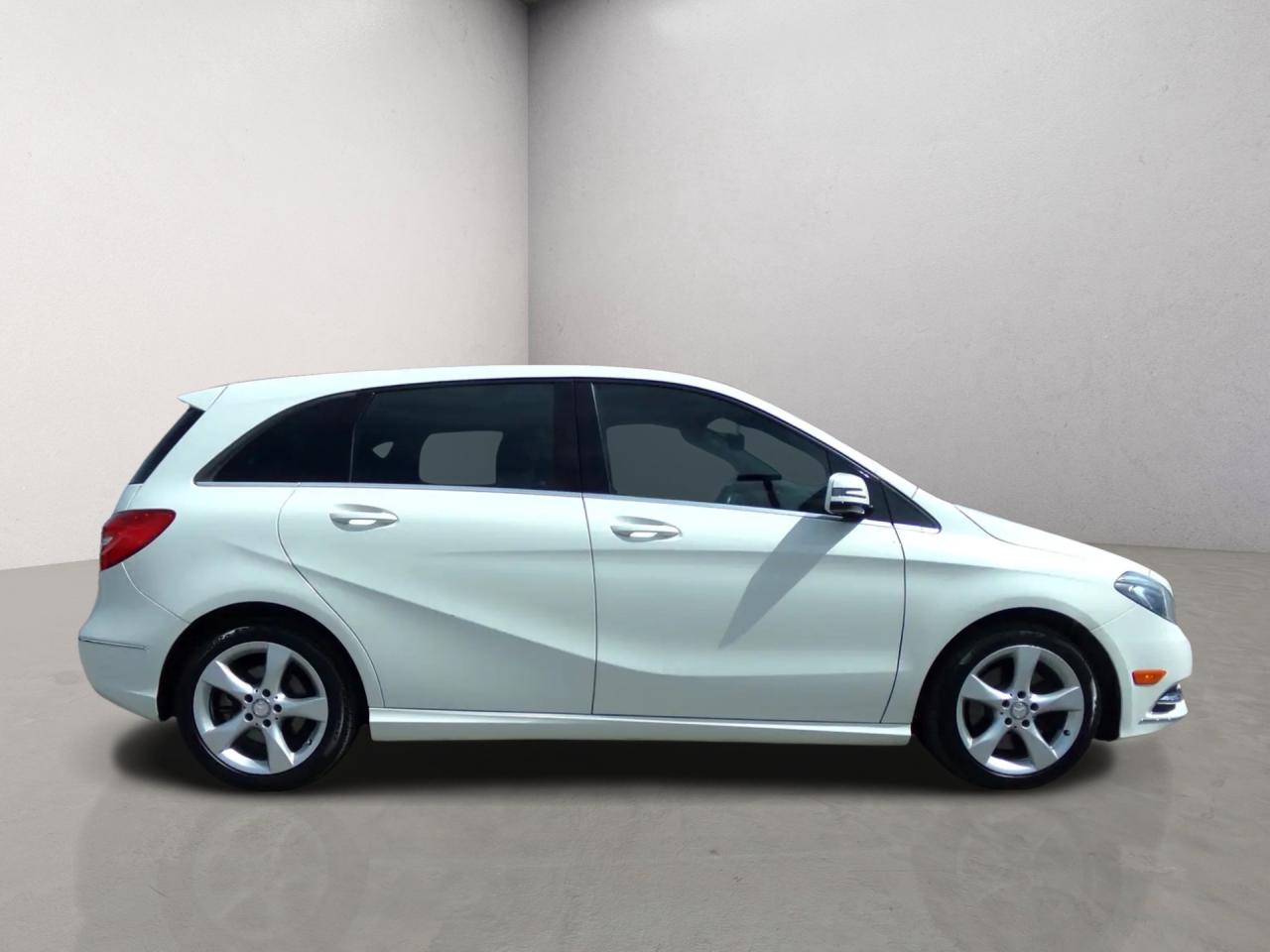 2014 Mercedes-Benz B-Class B250 Sports Tourer Back Up Camera Photo3