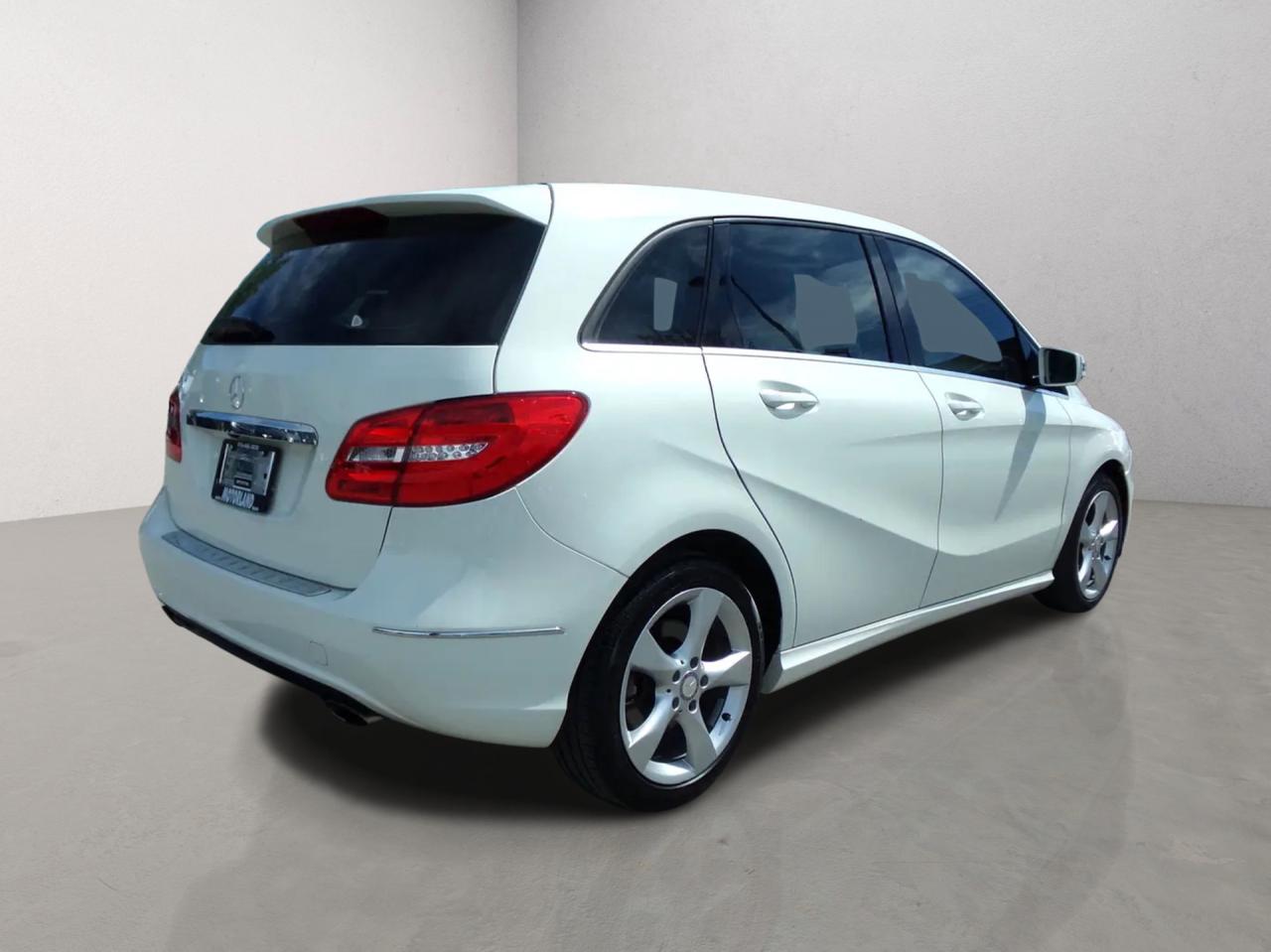 2014 Mercedes-Benz B-Class B250 Sports Tourer Back Up Camera Photo