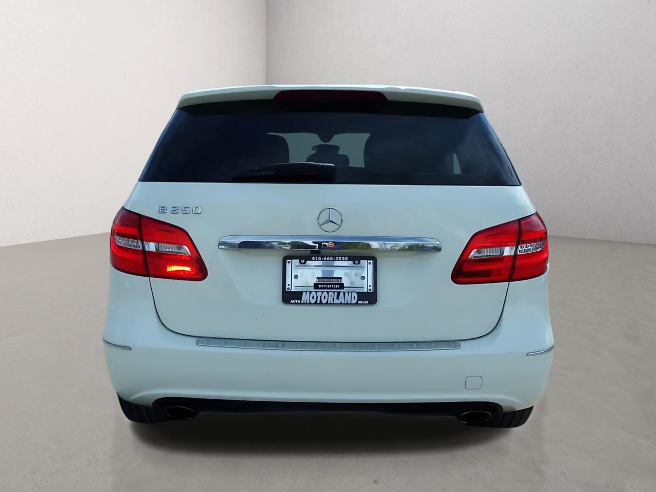 2014 Mercedes-Benz B-Class B250 Sports Tourer Back Up Camera Photo