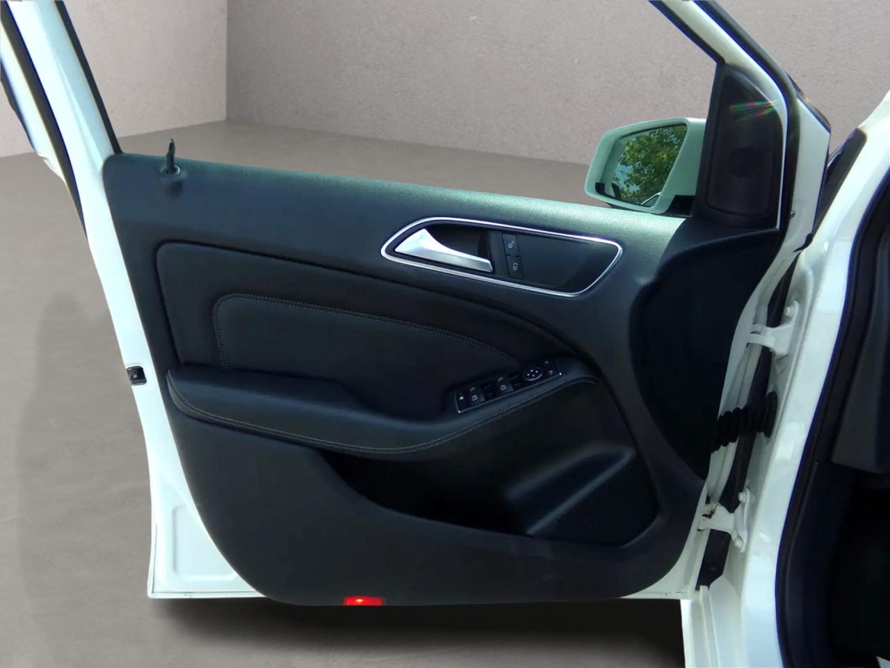 2014 Mercedes-Benz B-Class B250 Sports Tourer Back Up Camera Photo