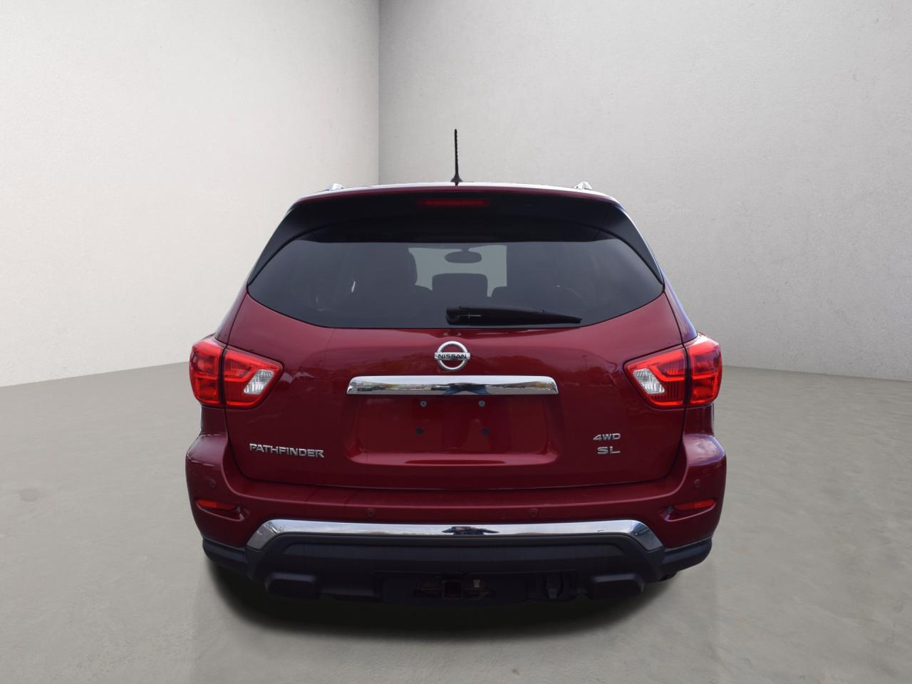 2018 Nissan Pathfinder SL 4WD Panoramic Sunroof Navi Photo4