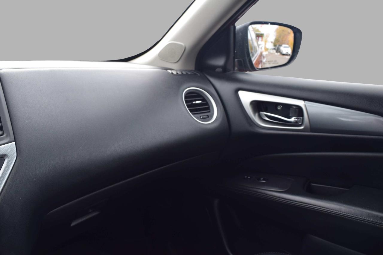 2018 Nissan Pathfinder SL 4WD Panoramic Sunroof Navi Photo