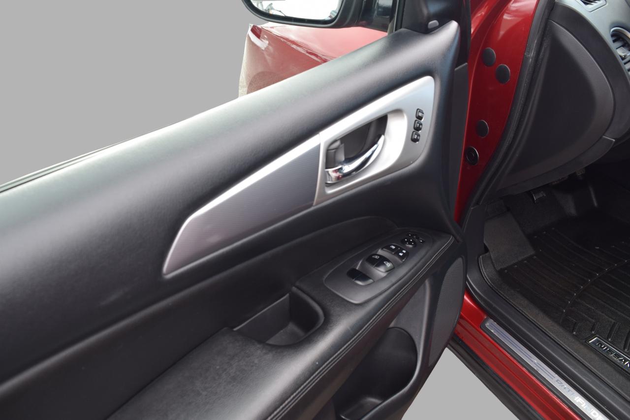 2018 Nissan Pathfinder SL 4WD Panoramic Sunroof Navi Photo