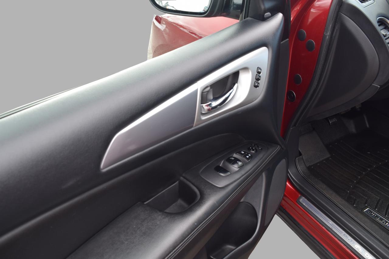 2018 Nissan Pathfinder SL 4WD Panoramic Sunroof Navi Photo