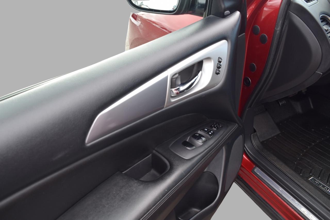 2018 Nissan Pathfinder SL 4WD Panoramic Sunroof Navi Photo