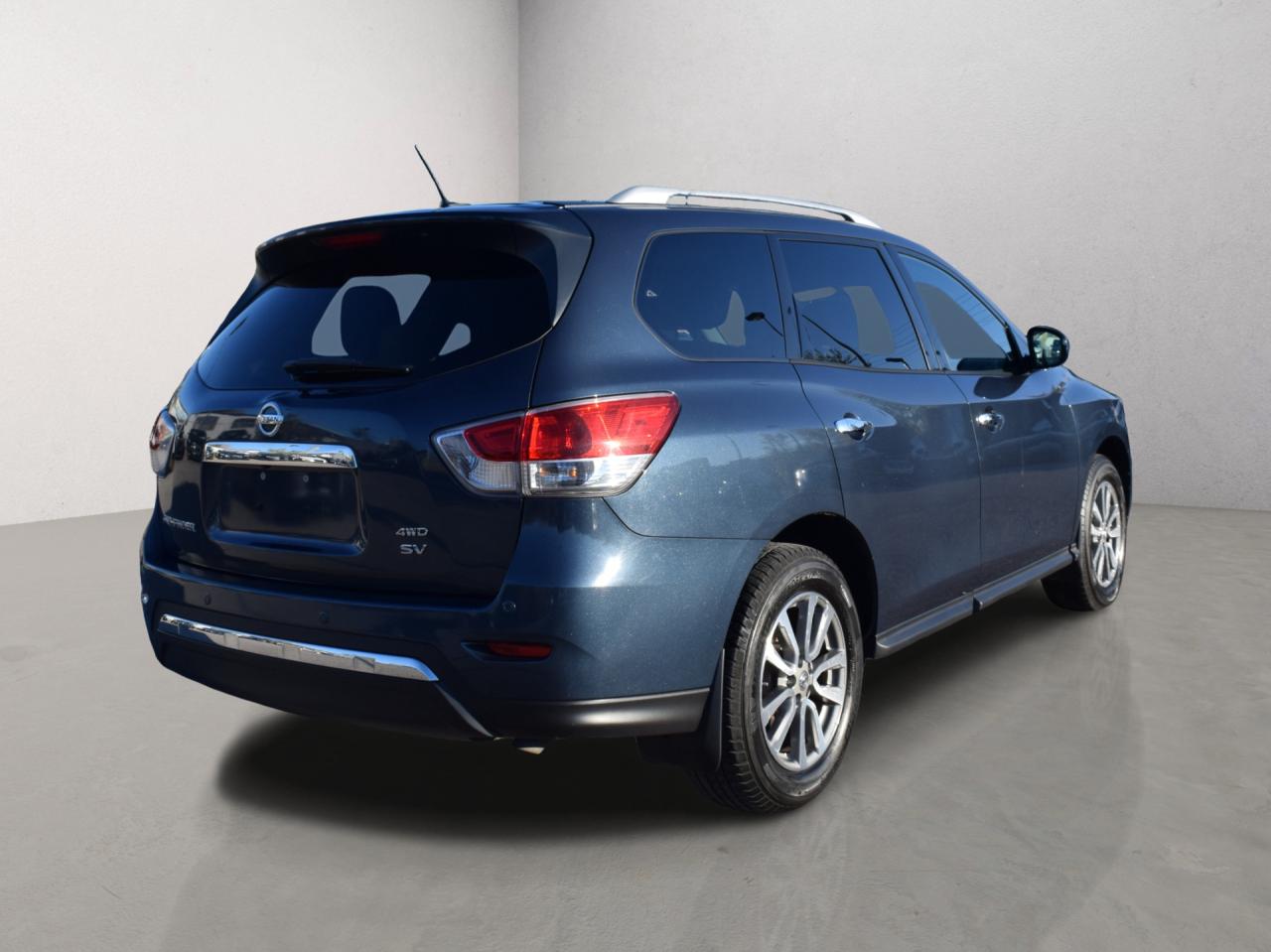 2016 Nissan Pathfinder SV AWD BACK UP CAMERA Photo3