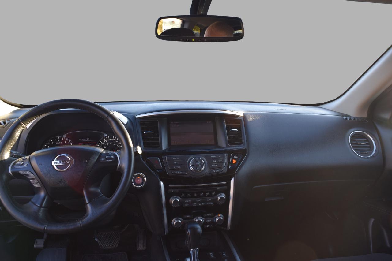 2016 Nissan Pathfinder SV AWD BACK UP CAMERA Photo