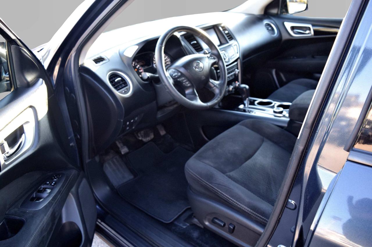 2016 Nissan Pathfinder SV AWD BACK UP CAMERA Photo