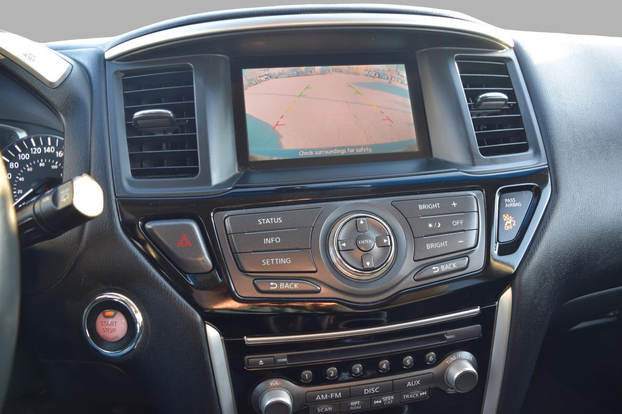 2016 Nissan Pathfinder SV AWD BACK UP CAMERA Photo