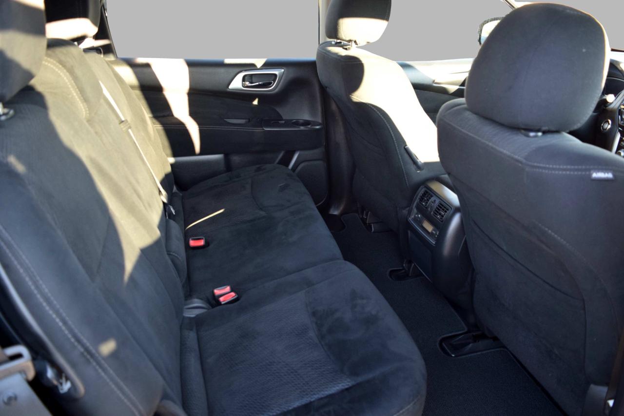 2016 Nissan Pathfinder SV AWD BACK UP CAMERA Photo