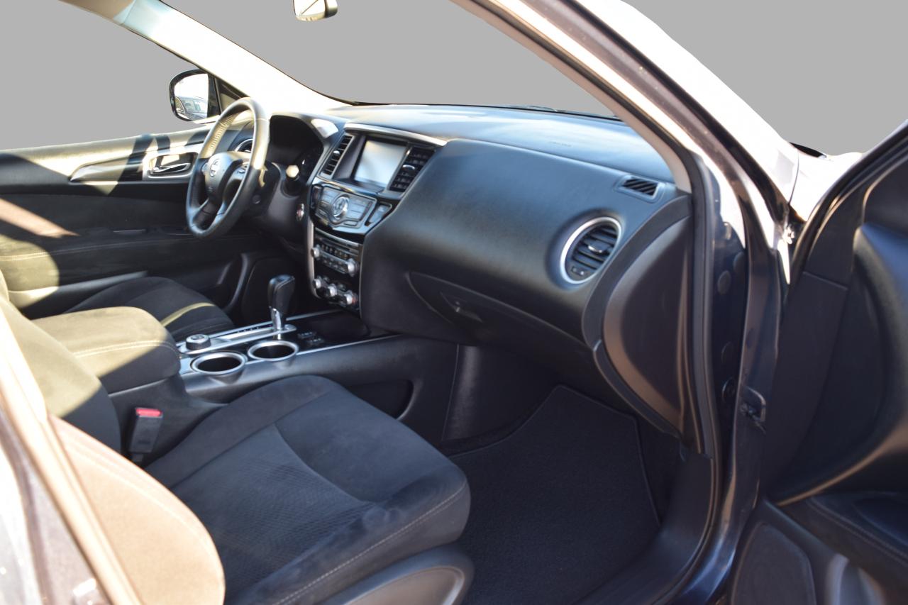 2016 Nissan Pathfinder SV AWD BACK UP CAMERA Photo