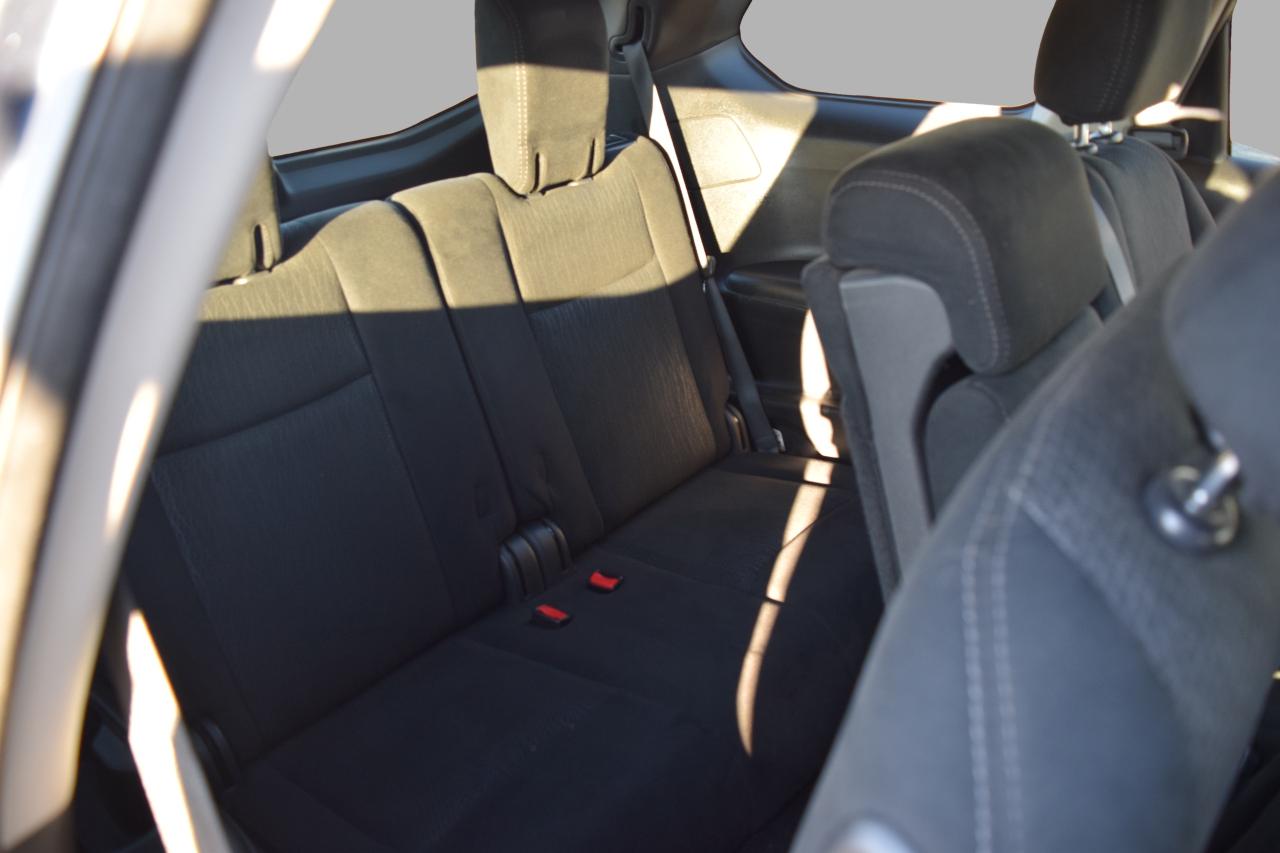 2016 Nissan Pathfinder SV AWD BACK UP CAMERA Photo