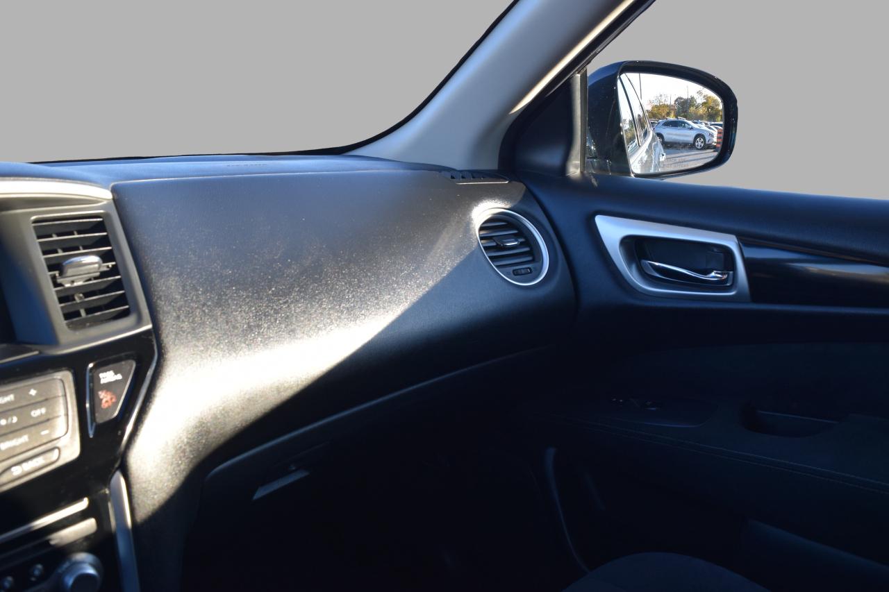 2016 Nissan Pathfinder SV AWD BACK UP CAMERA Photo