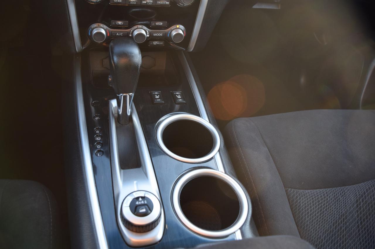 2016 Nissan Pathfinder SV AWD BACK UP CAMERA Photo