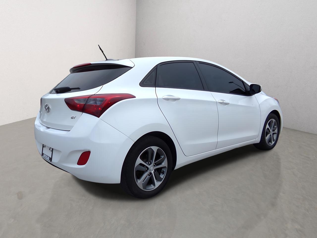 2016 Hyundai Elantra GT GLS Manual Panoramic Sunroof Photo4