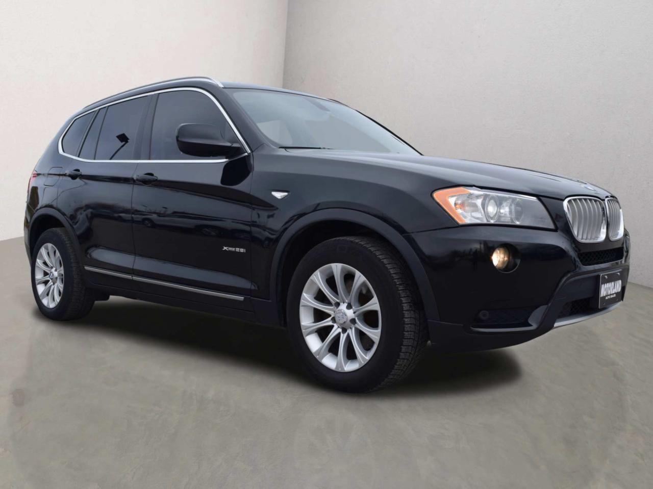 2013 BMW X3 xDrive28i Navi Panoramic Sunroof Photo2