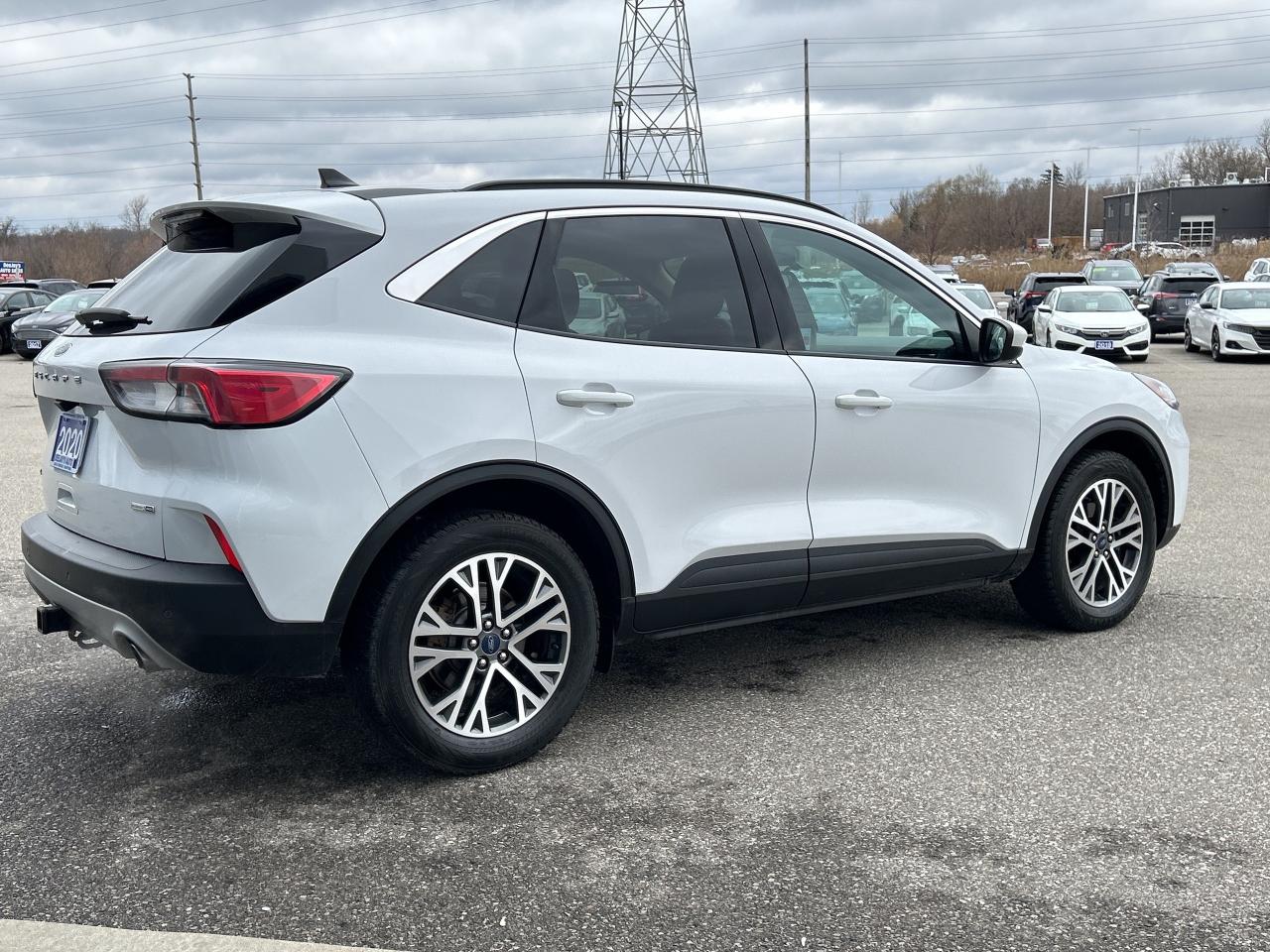 2020 Ford Escape SEL   Leatherette   Clean Carfax Photo4