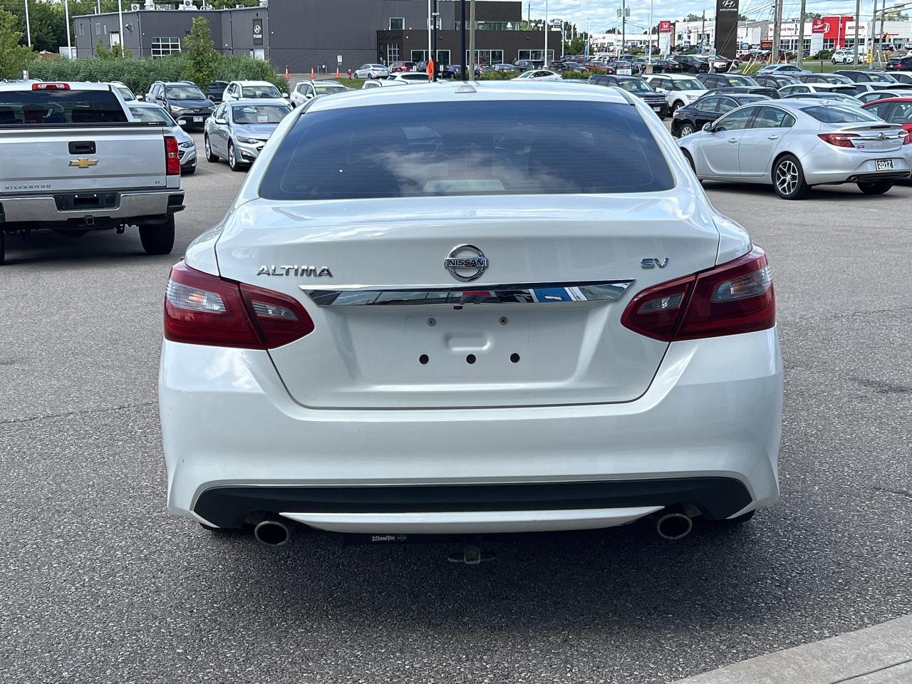 2018 Nissan Altima 2.5 SV   Sunroof   Clean Carfax Photo4