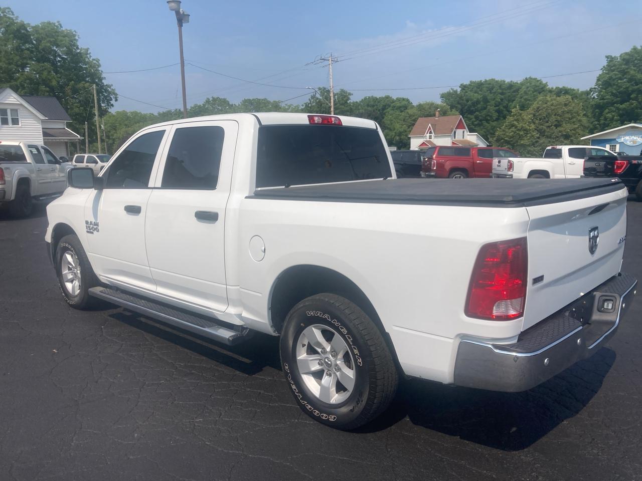 2022 RAM 1500 Classic SLT-BACK UP CAMERA-CLASSIC-HEATED SEATS Photo