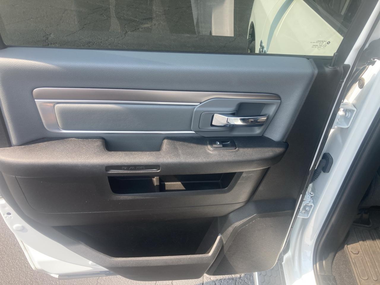 2022 RAM 1500 Classic SLT-BACK UP CAMERA-CLASSIC-HEATED SEATS Photo