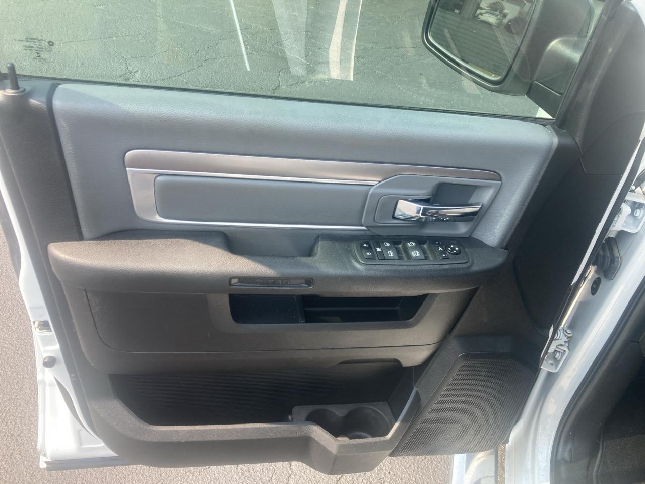 2022 RAM 1500 Classic SLT-BACK UP CAMERA-CLASSIC-HEATED SEATS Photo