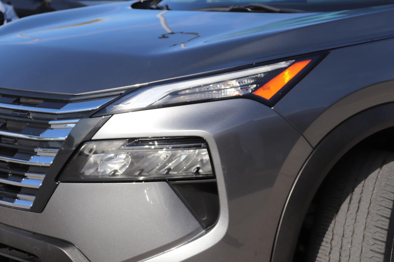 2024 Nissan Rogue S  AWD NO ACCIDENTS REMOTE START B-SPOT CARPLAY Photo