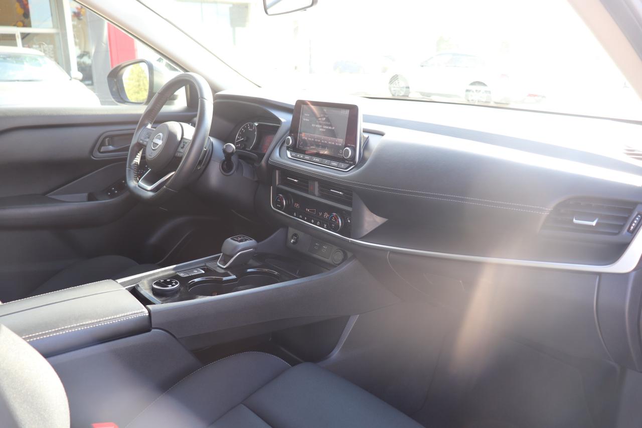 2024 Nissan Rogue S  AWD NO ACCIDENTS REMOTE START B-SPOT CARPLAY Photo