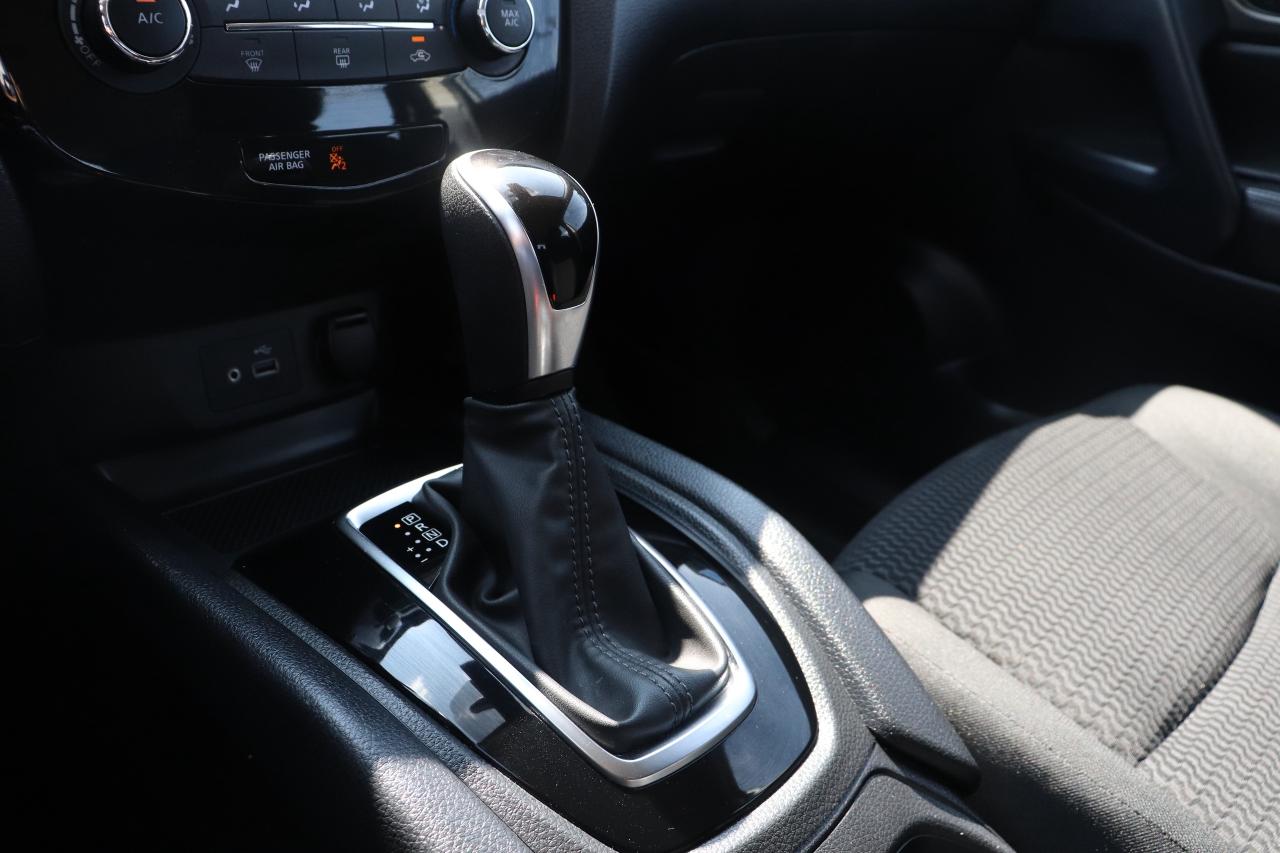 2023 Nissan Qashqai S AWD NO ACCIDENTS CARPLAY B-SPOT HTD SEATS CAMERA Photo