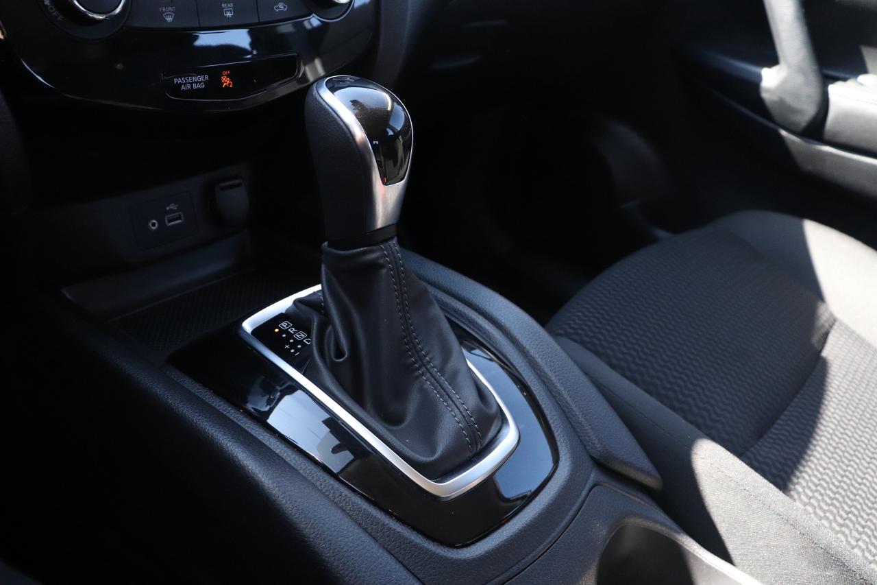 2023 Nissan Qashqai S AWD NO ACCIDENTS CARPLAY B-SPOT HTD SEATS CAMERA Photo