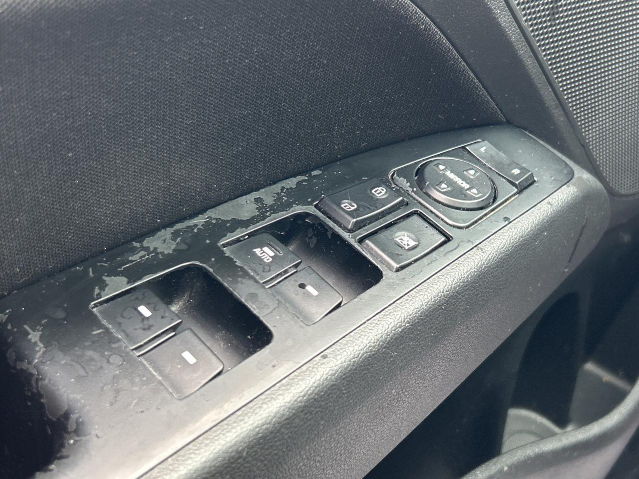 2017 Hyundai Elantra GL   Heated Seats & Steering Wheel   Blind-spot Photo