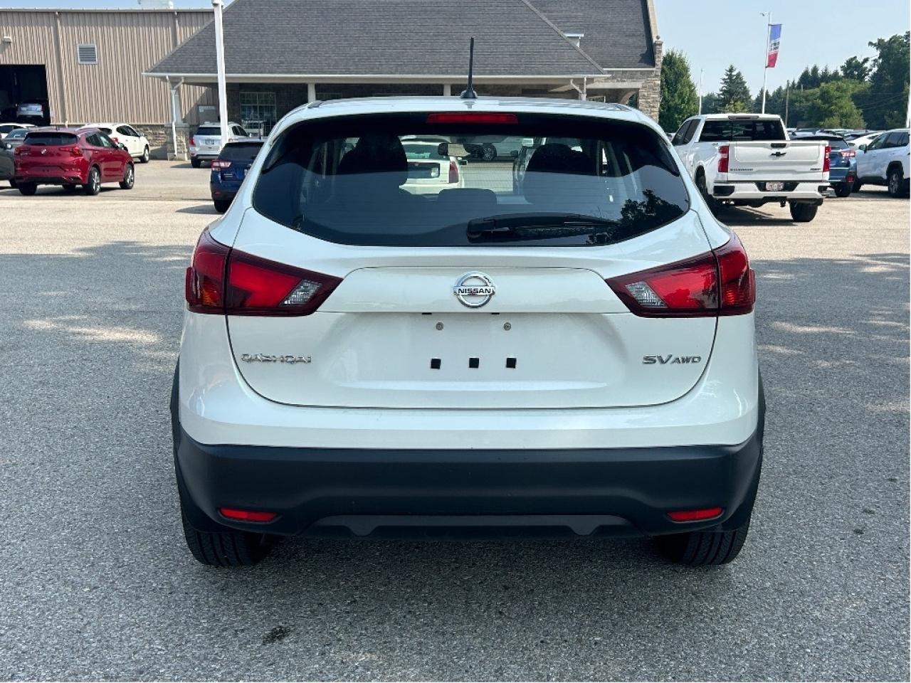 2018 Nissan Qashqai SV AWD   Sunroof   Heated Seats & Steering Wheel Photo4
