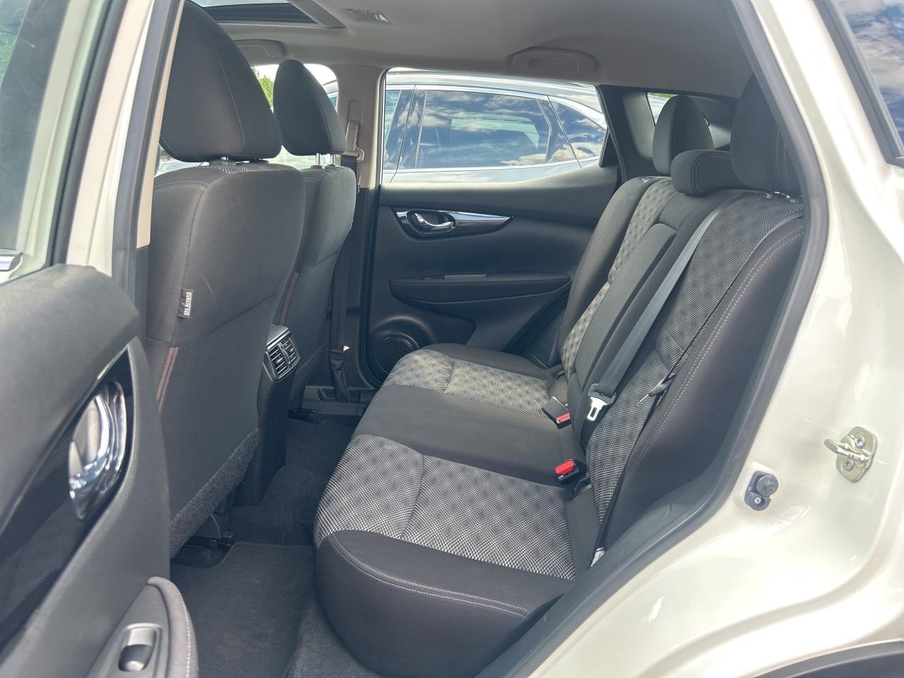 2018 Nissan Qashqai SV AWD   Sunroof   Heated Seats & Steering Wheel Photo