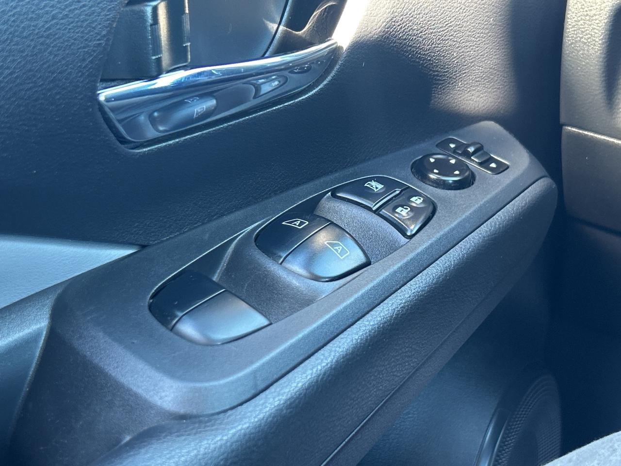 2024 Nissan Kicks SR Premium   Leather   Heated Seats/Steering Wheel Photo