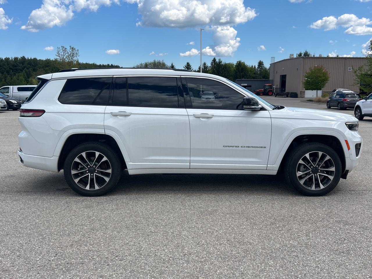 2022 Jeep Grand Cherokee L Overland 4x4   Nav.  Pano Roof Heated/Cooled Seats Photo