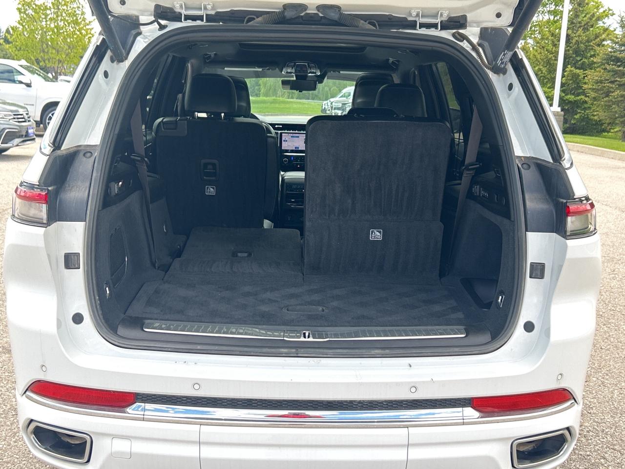 2022 Jeep Grand Cherokee L Overland 4x4   Nav.  Pano Roof Heated/Cooled Seats Photo