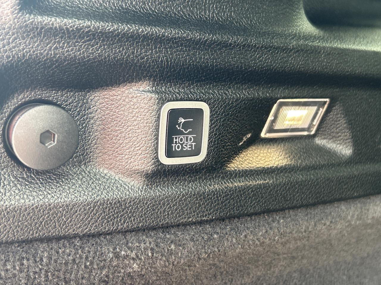 2022 Jeep Grand Cherokee L Overland 4x4   Nav.  Pano Roof Heated/Cooled Seats Photo