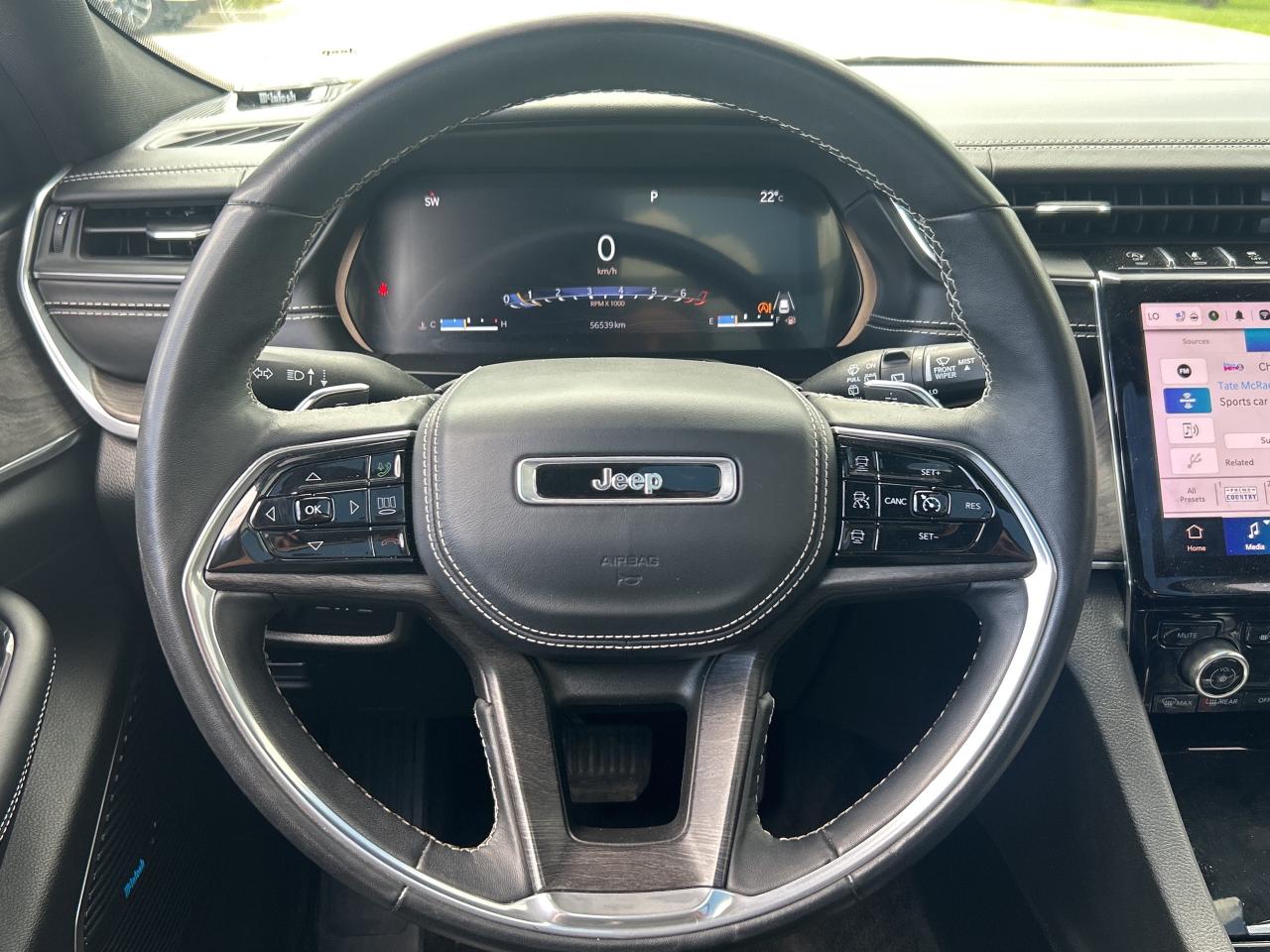 2022 Jeep Grand Cherokee L Overland 4x4   Nav.  Pano Roof Heated/Cooled Seats Photo