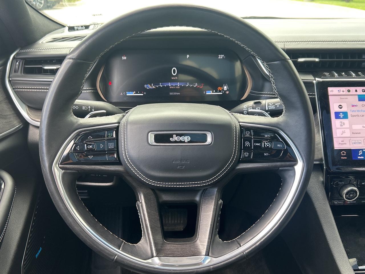 2022 Jeep Grand Cherokee L Overland 4x4   Nav.  Pano Roof Heated/Cooled Seats Photo