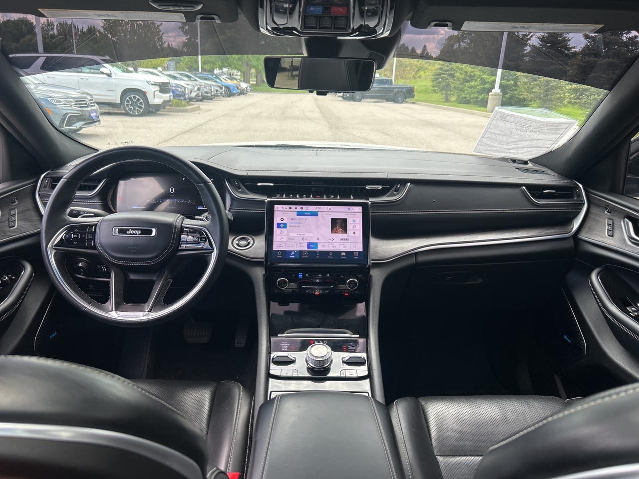 2022 Jeep Grand Cherokee L Overland 4x4   Nav.  Pano Roof Heated/Cooled Seats Photo