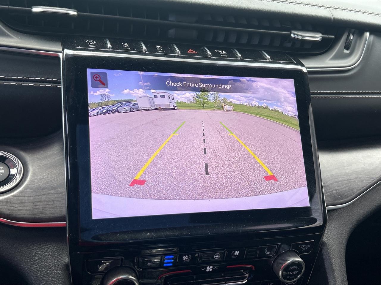 2022 Jeep Grand Cherokee L Overland 4x4   Nav.  Pano Roof Heated/Cooled Seats Photo