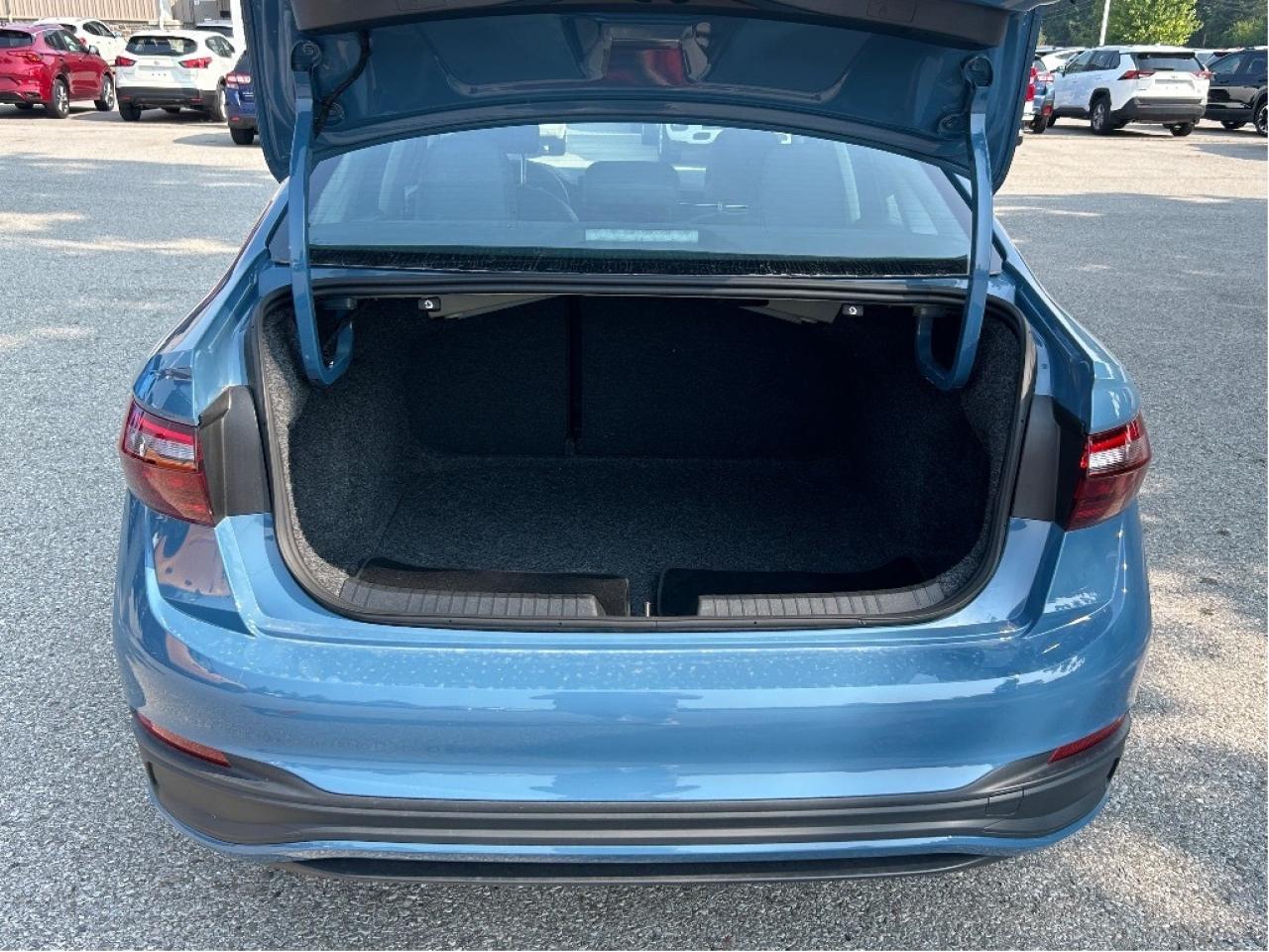 2025 Volkswagen Jetta Comfortline   Heated Seats & Steering Wheel Photo