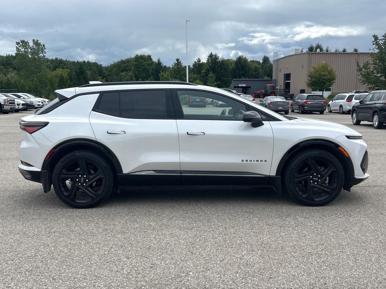2024 Chevrolet Equinox EV RS w/2RS   Nav.   Heated Seats & Steering Wheel Photo