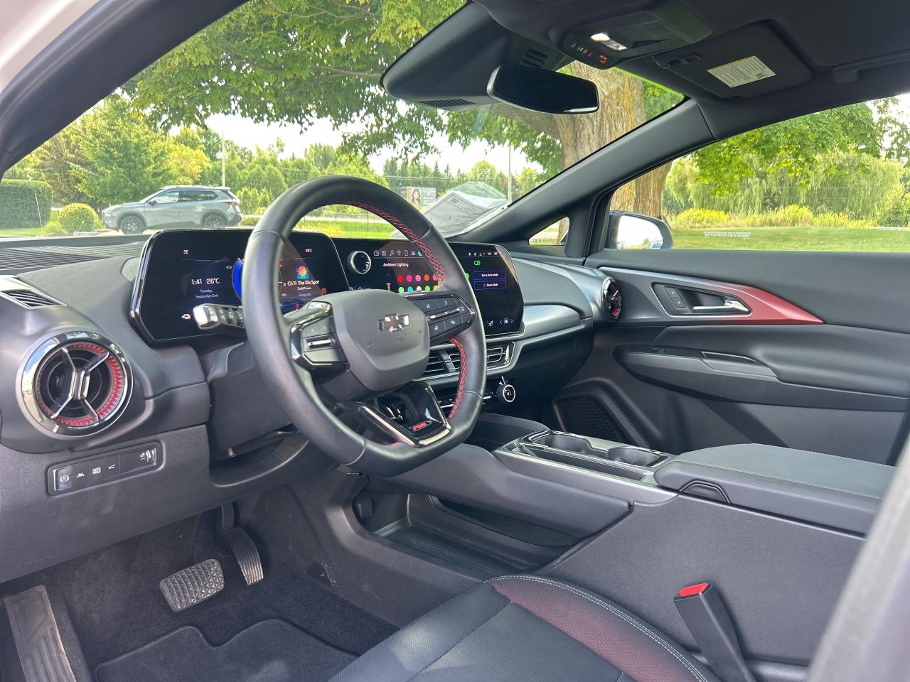 2024 Chevrolet Equinox EV RS w/2RS   Nav.   Heated Seats & Steering Wheel Photo