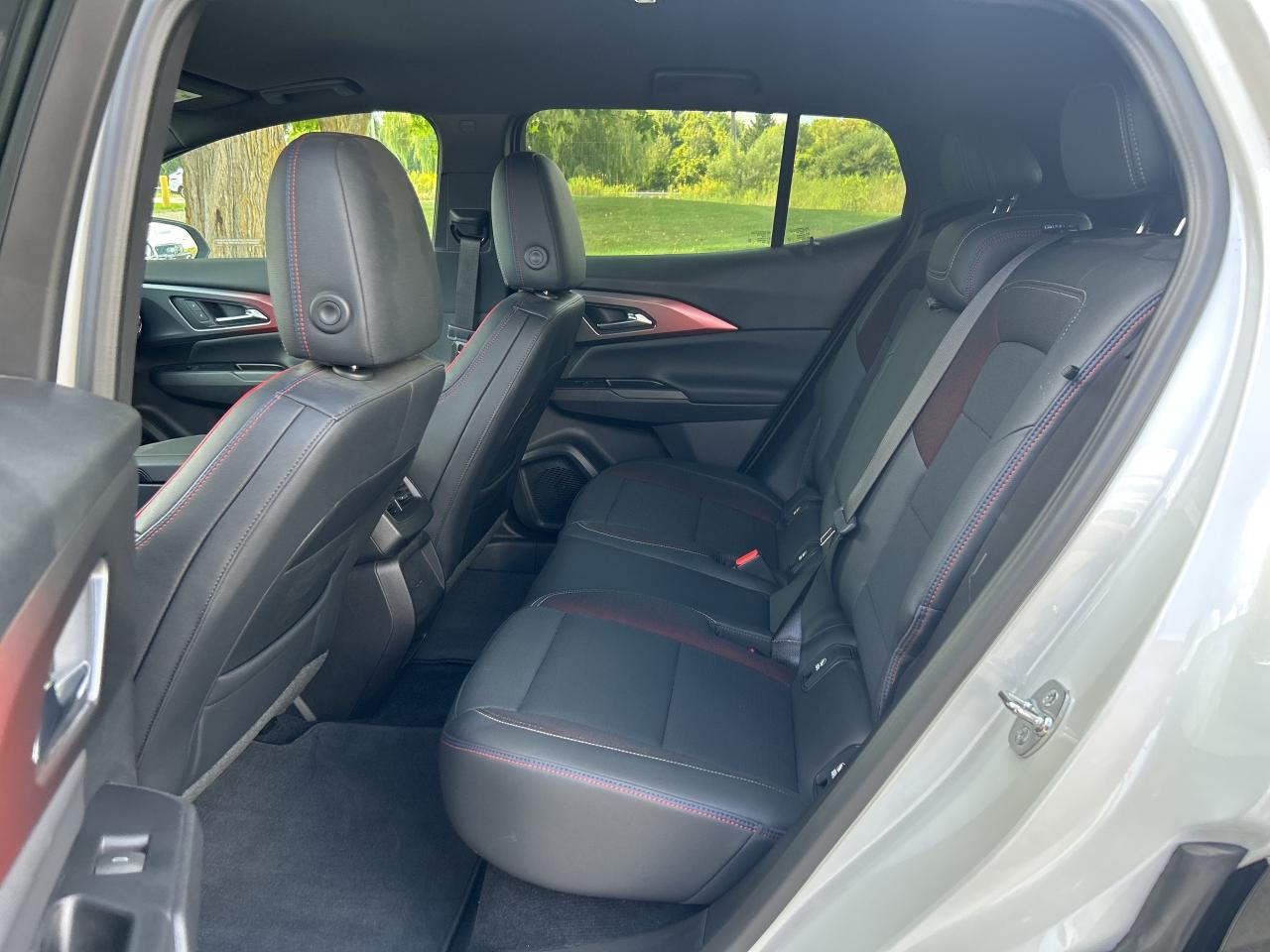 2024 Chevrolet Equinox EV RS w/2RS   Nav.   Heated Seats & Steering Wheel Photo