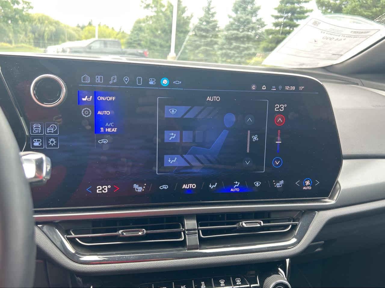 2024 Chevrolet Equinox EV RS w/2RS   Nav.   Heated Seats & Steering Wheel Photo